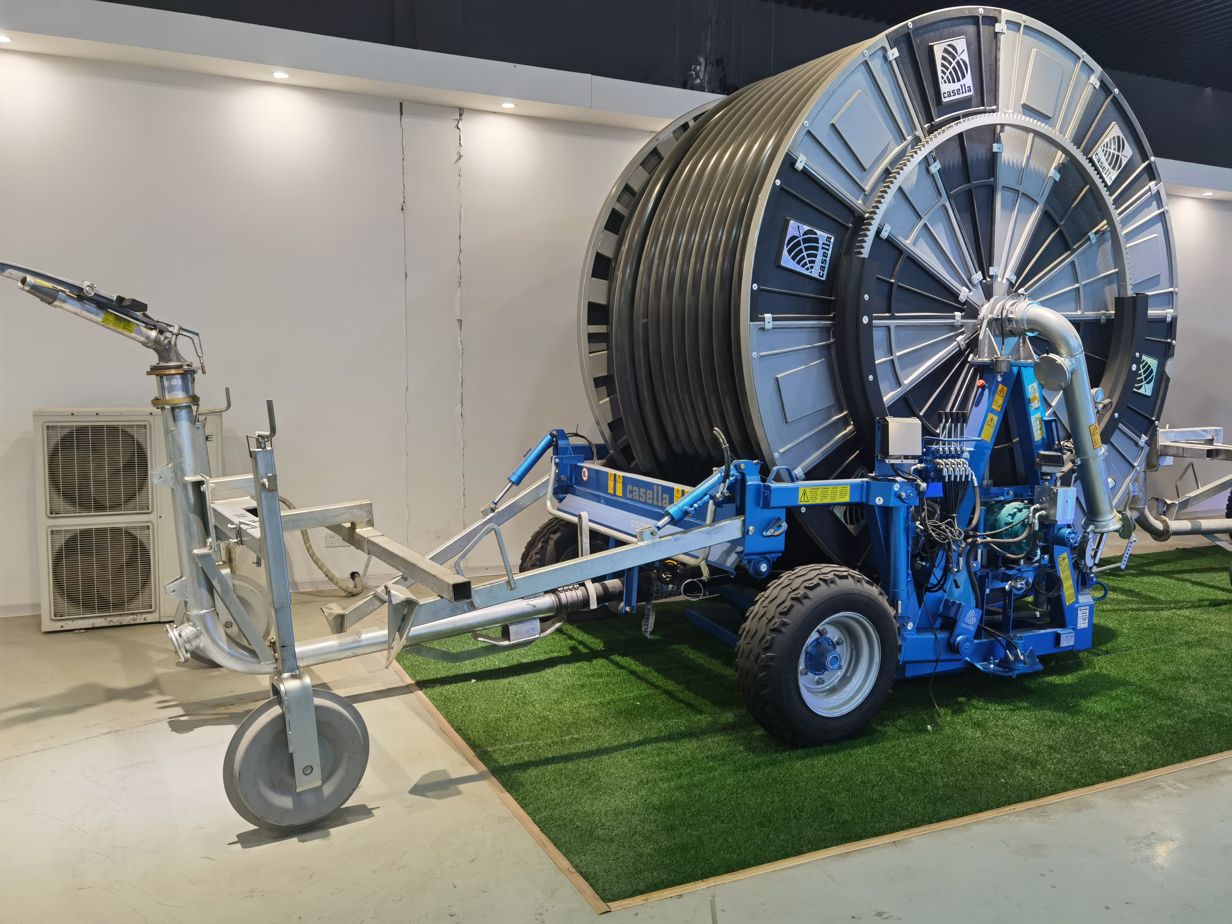 Moving Sprinkler Travelling Sp - Farming Africa review and price